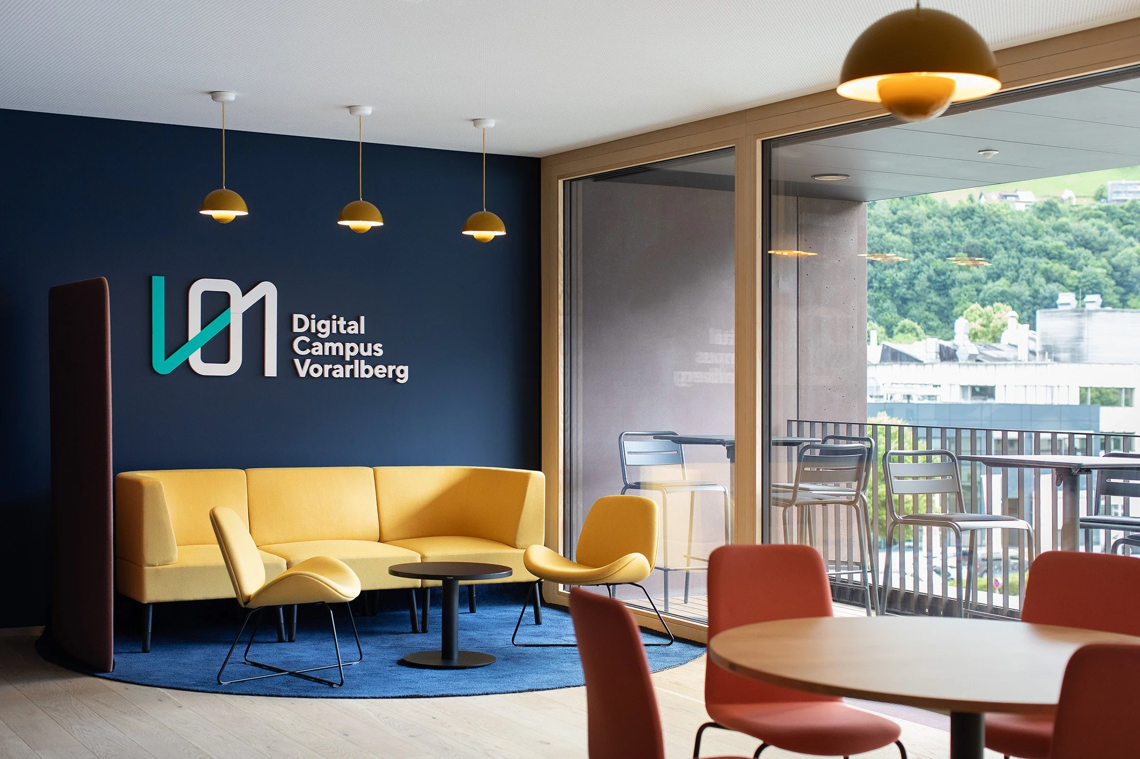 digital-campus-vorarlberg-aufenthaltsbereich.jpg