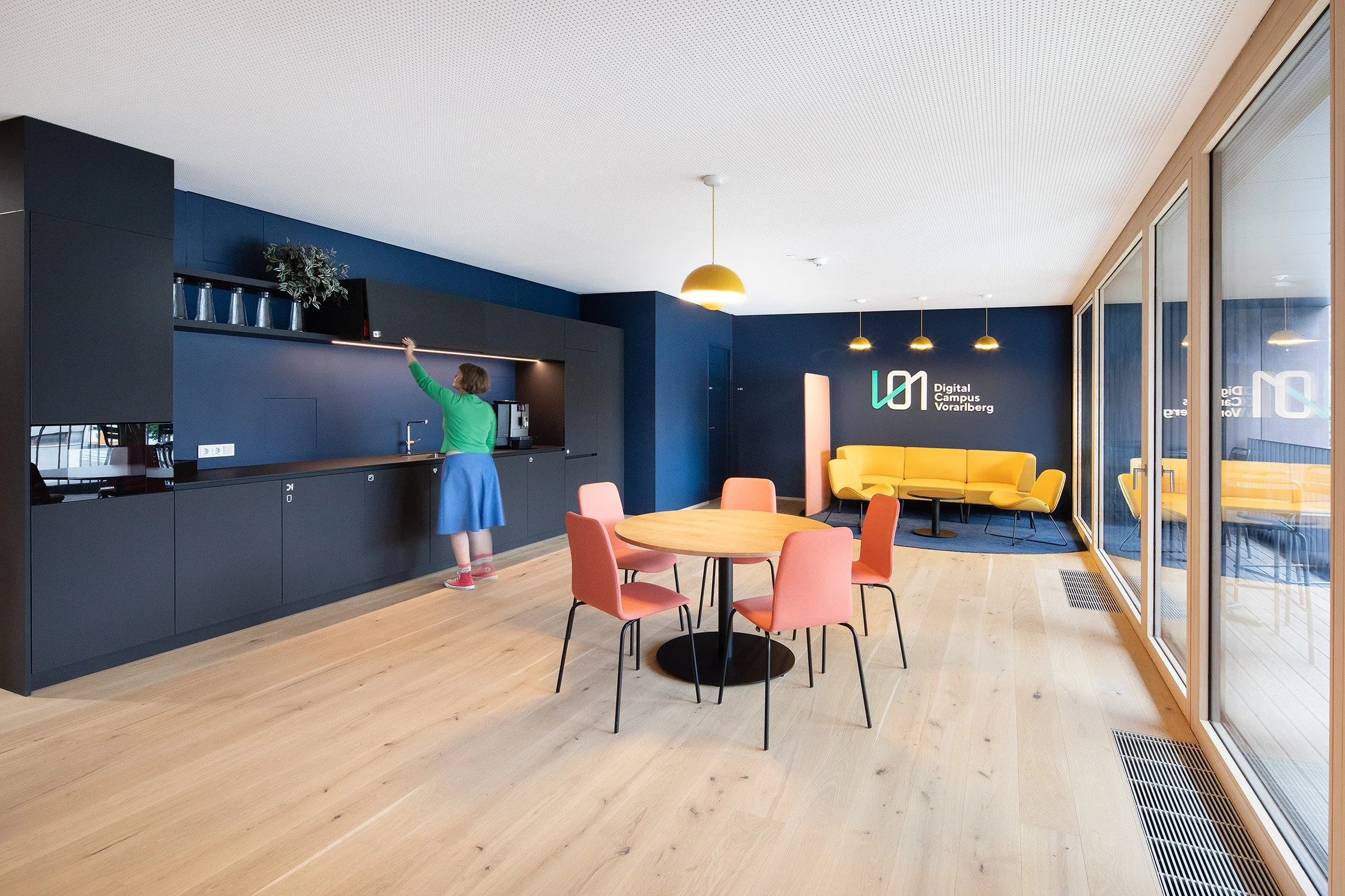 digital-campus-vorarlberg-lounge-kueche.jpg