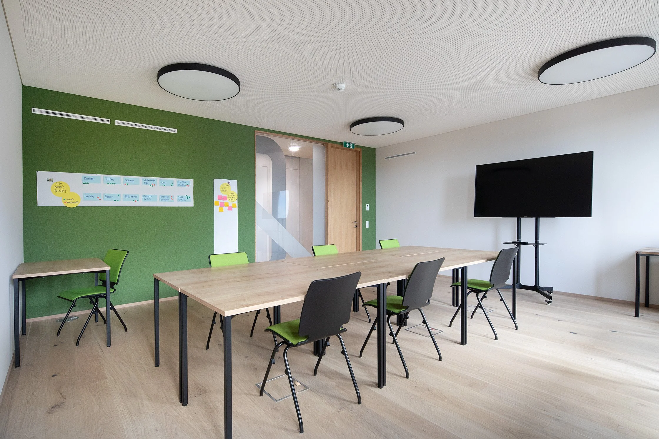 digital-campus-vorarlberg-seminarraum-gruen.jpg