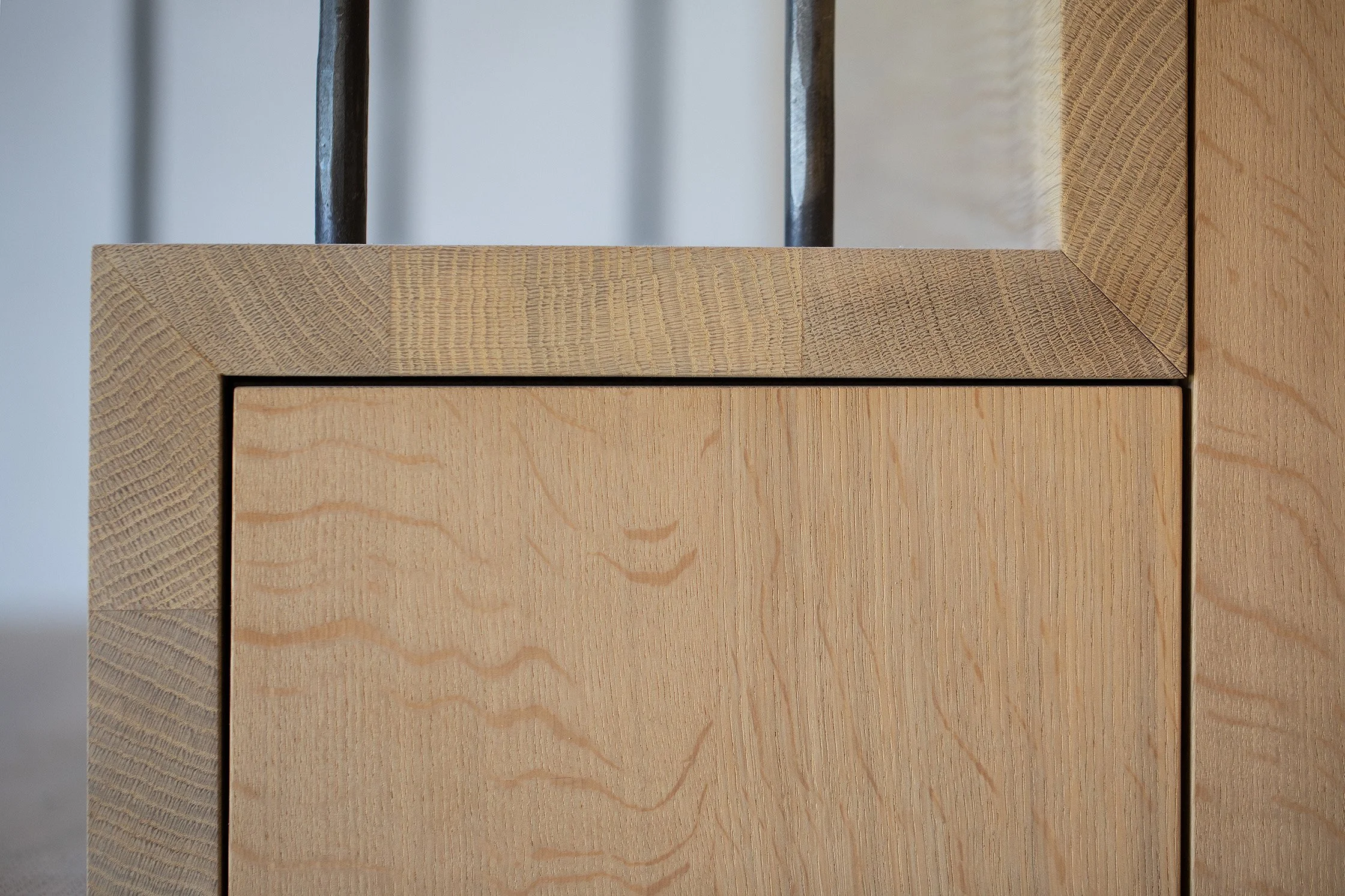 Mehrgenerationenwohnen C - Holzdetail einer maßgefertigten Treppe.jpg