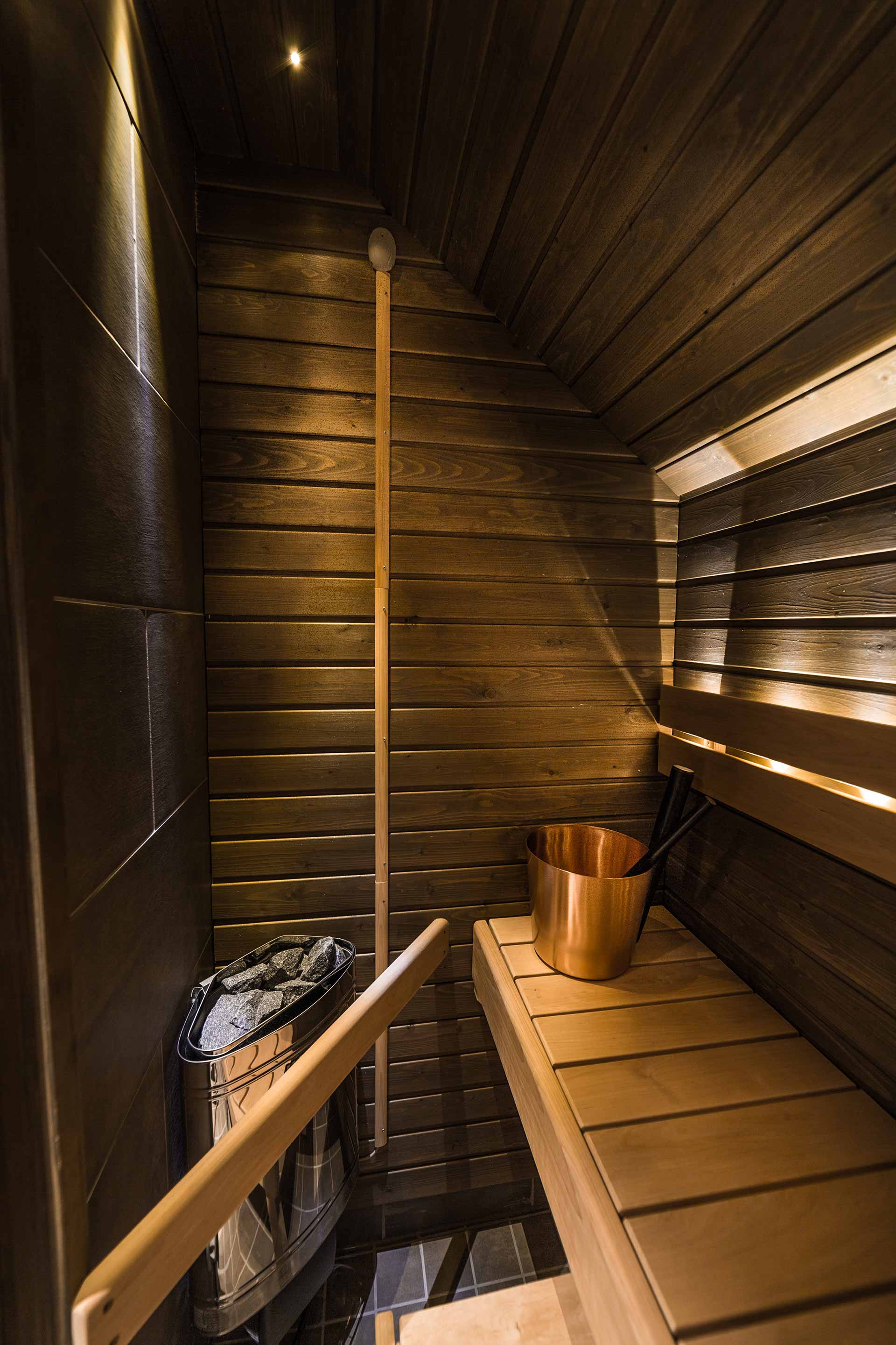 Aurora view suite sauna 2.jpg