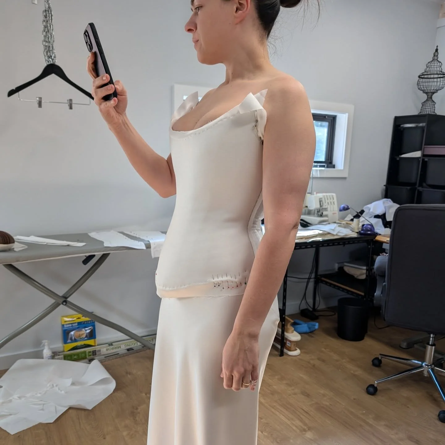 04 claudiasavagefashion_fittings.jpg