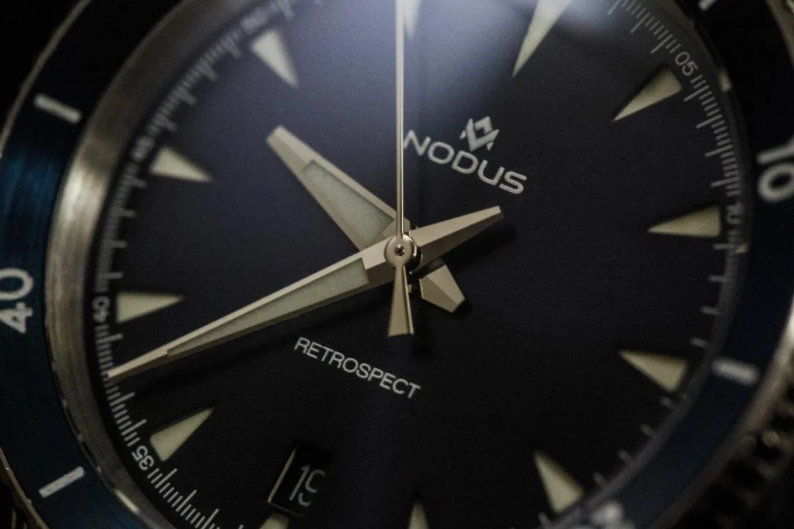 The folded Dauphine hands reflect light well in different lighting conditions.