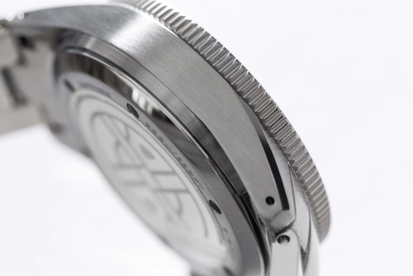 We can't claim that the Trieste's brushing is grade A as we never put it through a grade A inspection process. However, the case finishing is one of the things we especially prioritized when seeking out a case manufacturer.