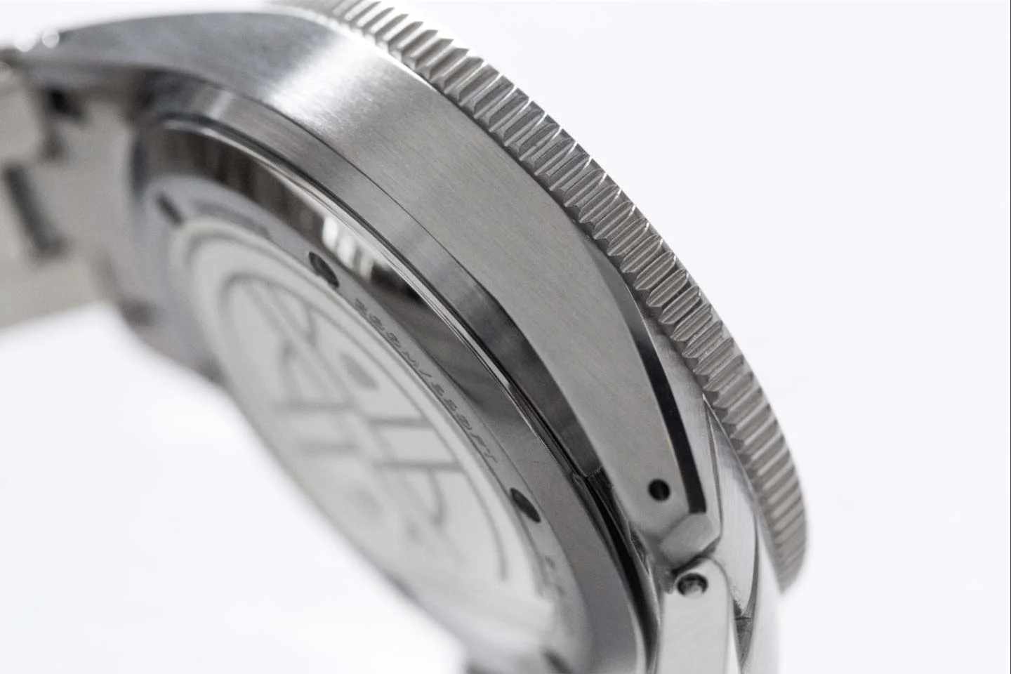 When it comes to quality, we pay special attention to case finishing.
