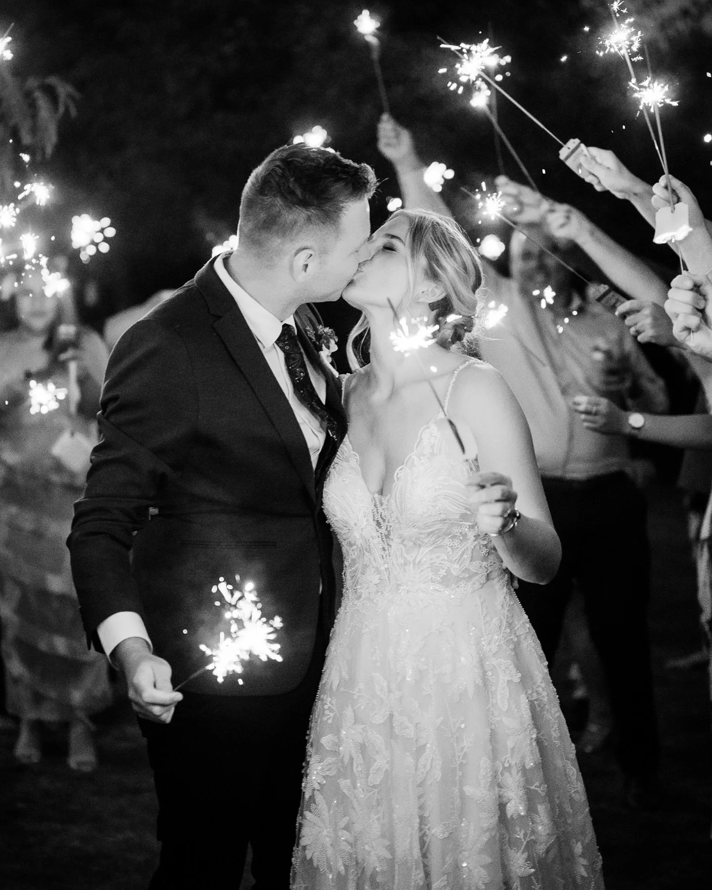 2024 what a year! Thank you to all the wonderful couples that had me photograph their special day. Shout out to all the amazing vendors who do incredible work&hellip; looking forward to seeing you all in 2025. 🎉🙌🏼📸