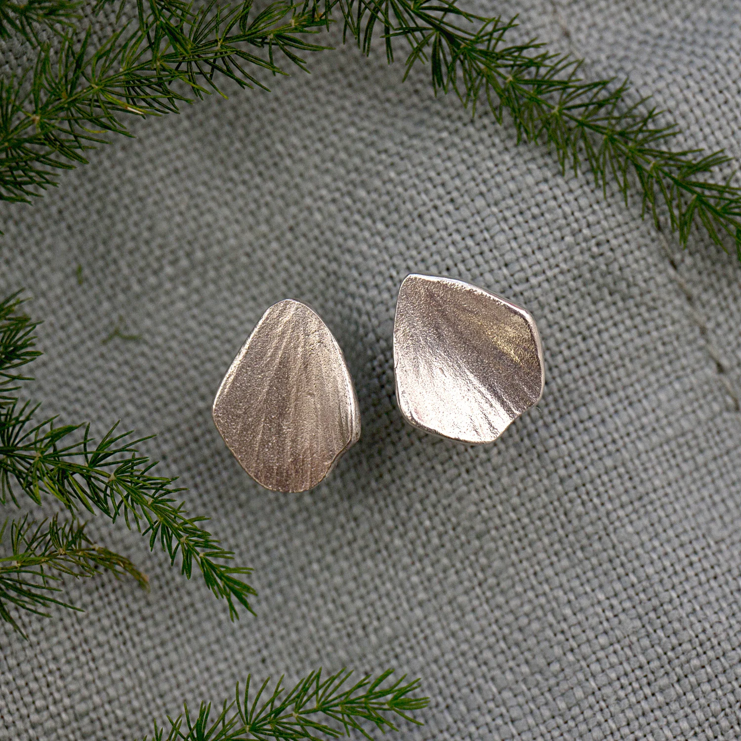 hydrangea single petal studs 72dpi 2.jpg