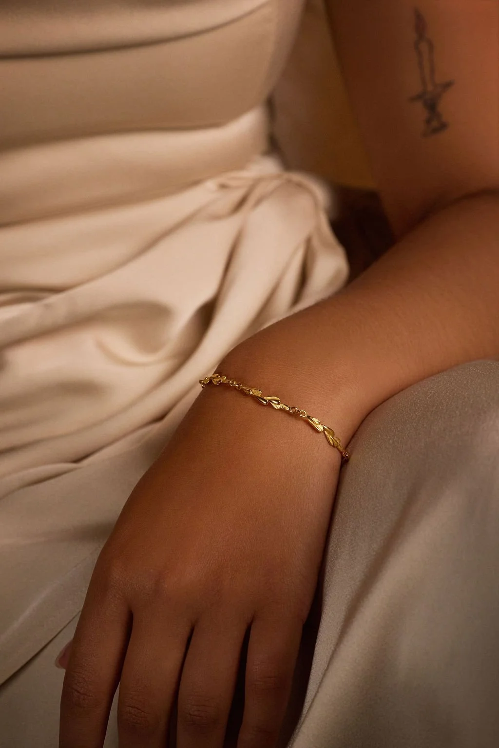 Holly McAfee Jewellery - Laurel Bracelet - Photographer Stacey Bentley.jpg