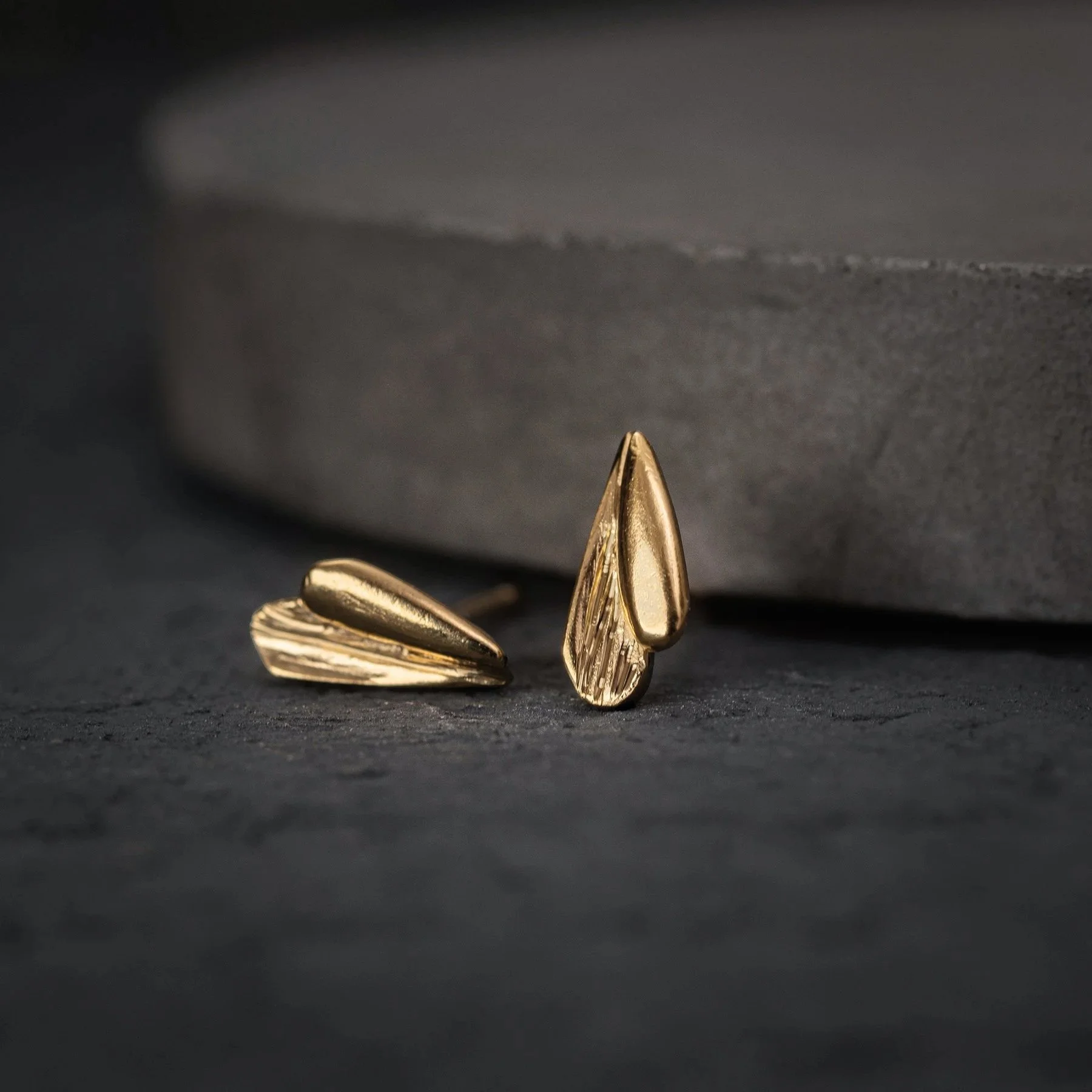 Petal+earrings+1+-+detail.jpg