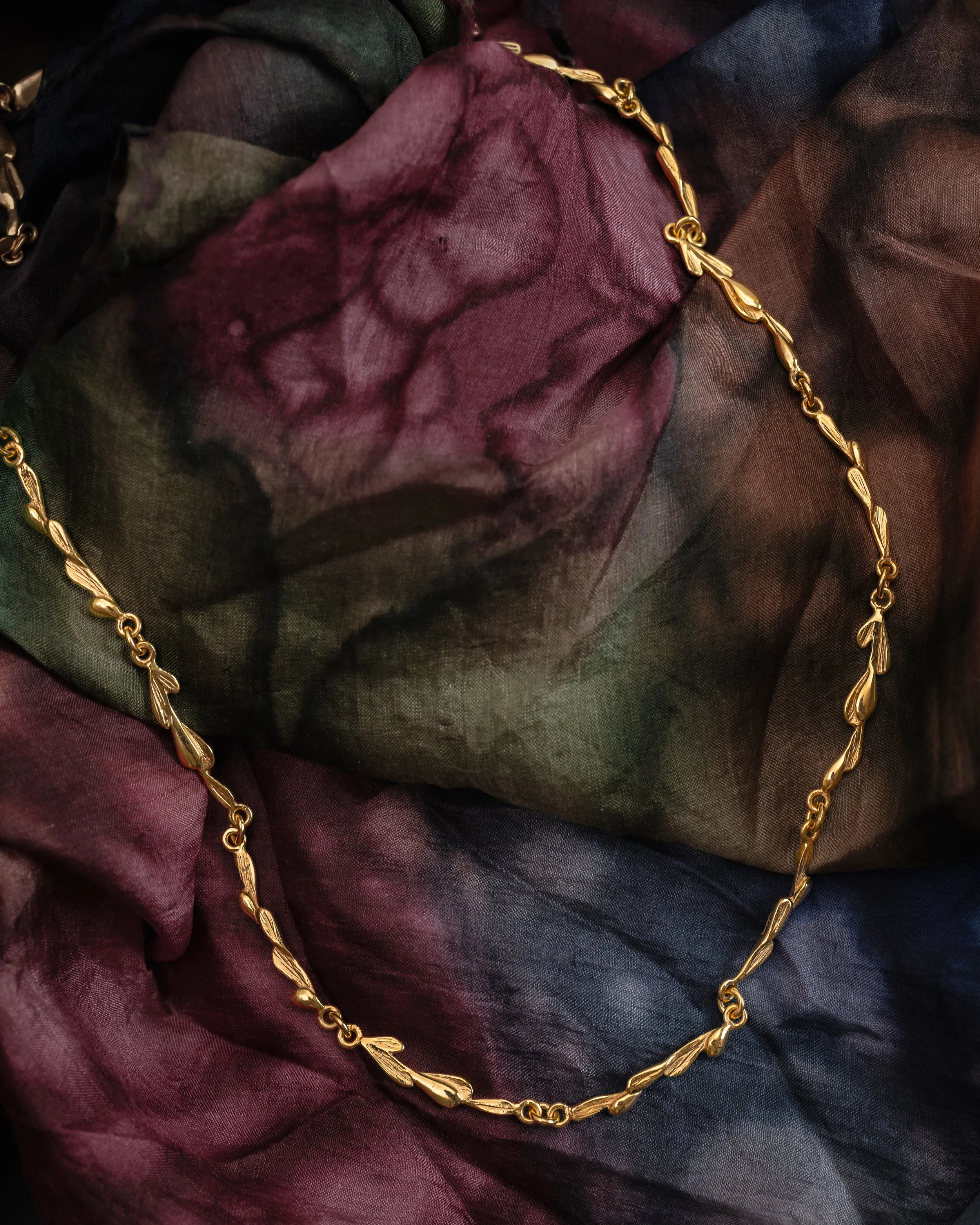 garland necklace 4.jpg