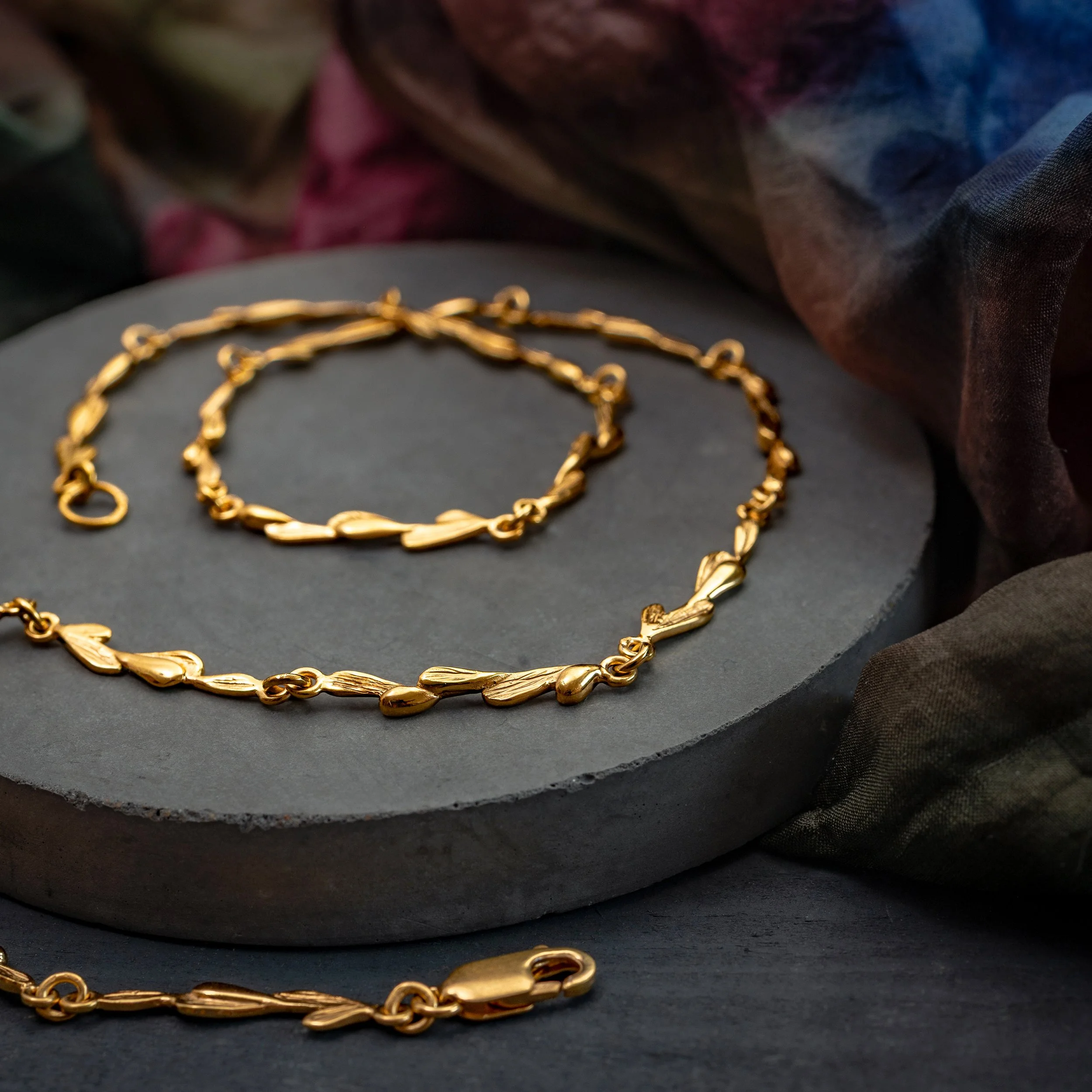 garland necklace 2.jpg