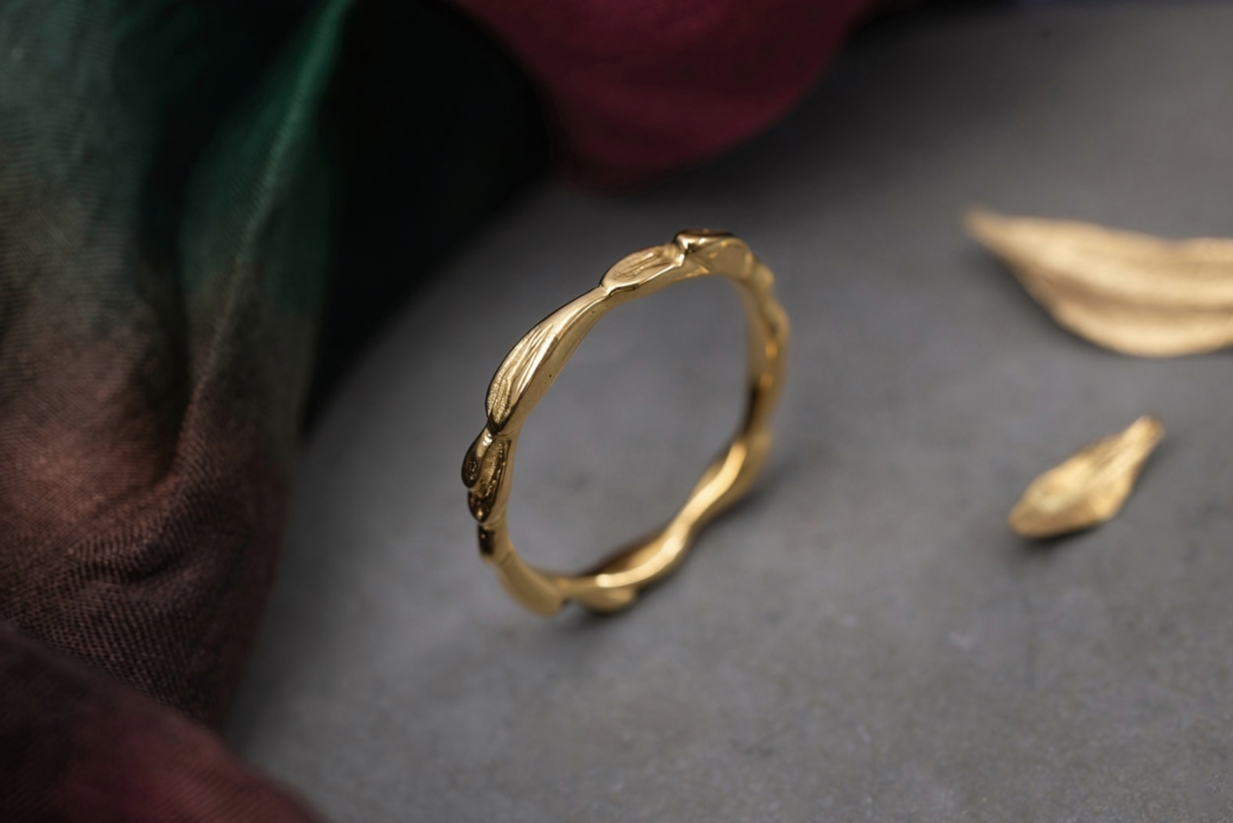 CIRCLET - dainty wedding ring - 9ct gold