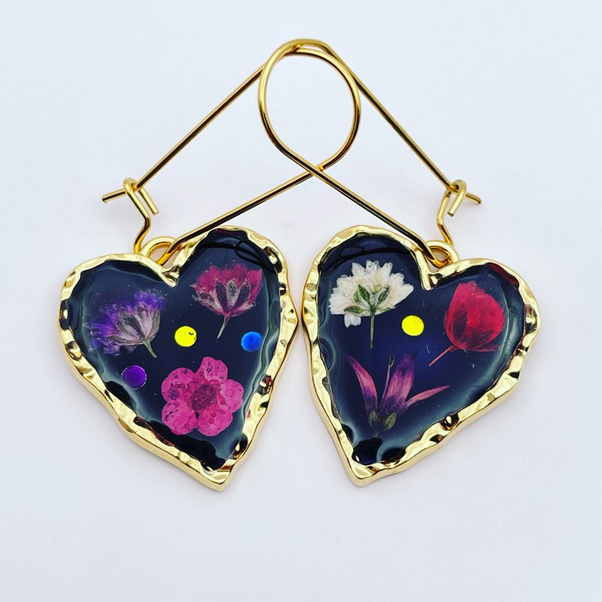 Black Victorain Flowers earrings.JPG