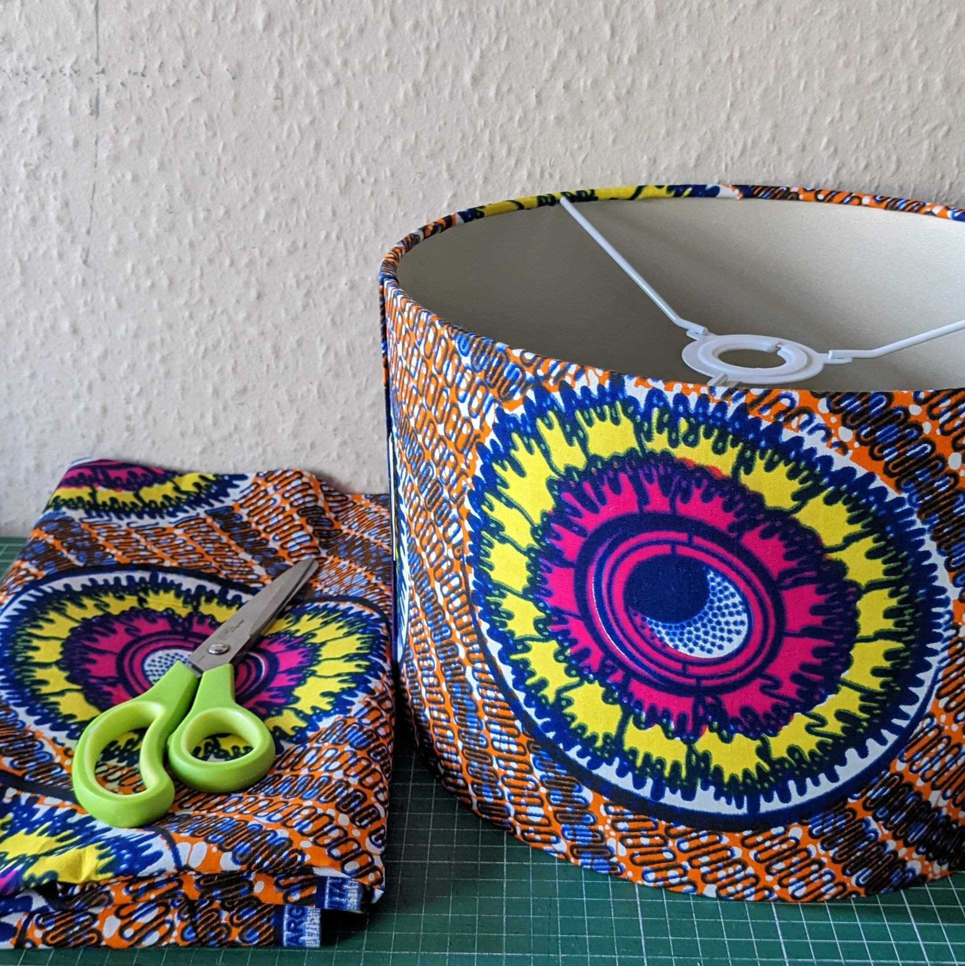 Colourful_patterned_funky_african_lampshade.jpg