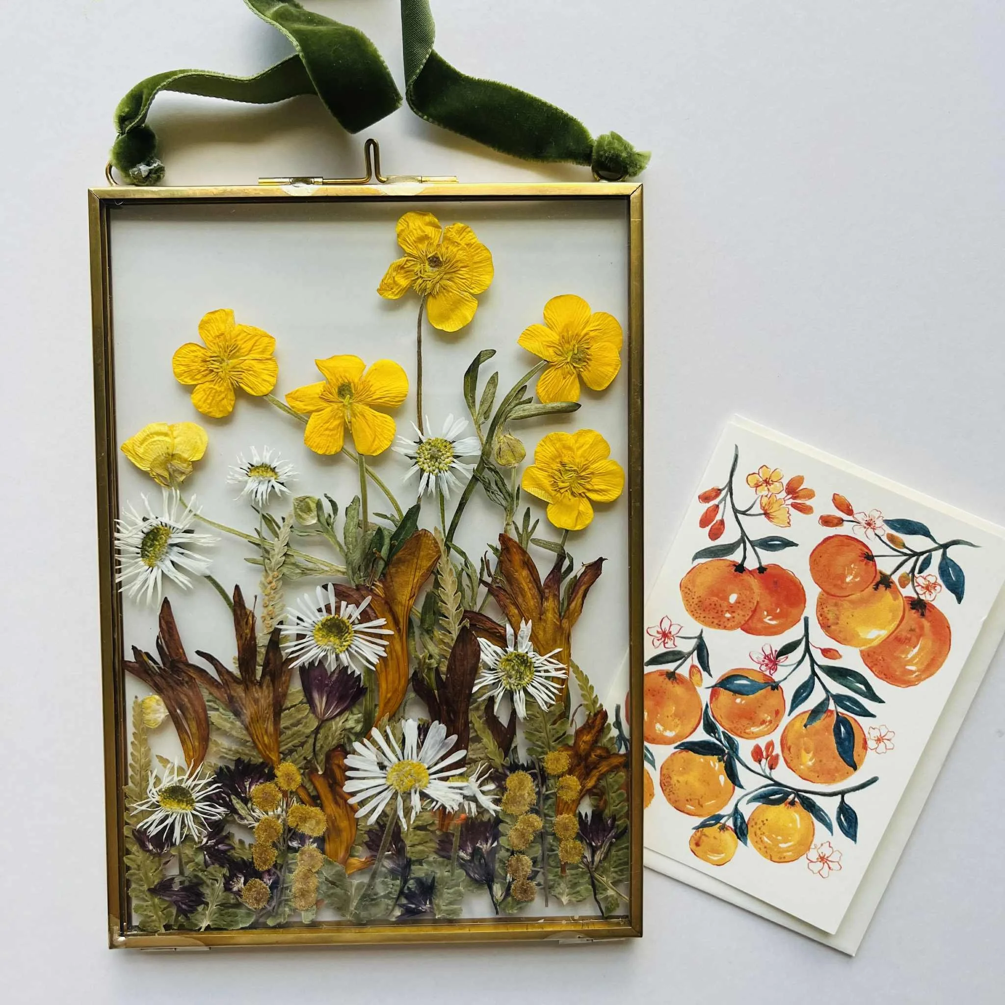 A+beautifully+handcrafted+rectangular+glass+frame+filled+with+real+pressed+flowers,+lovingly+made+in+my+home+studio.+Maria+Zvaric+Illustration.jpeg