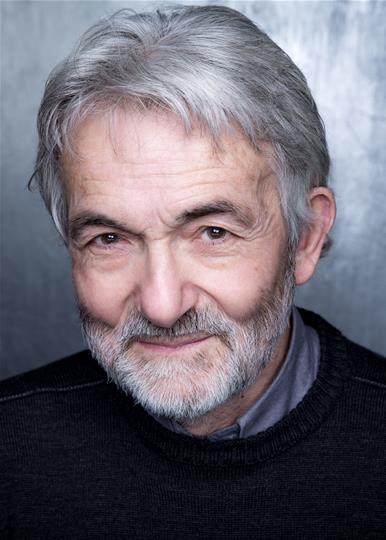 Tim Hardy - Colour Headshot 2017.jpg