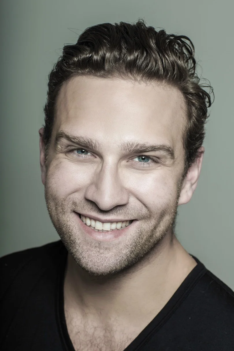 Stefan Booth - Colour Headshot 2017.jpg