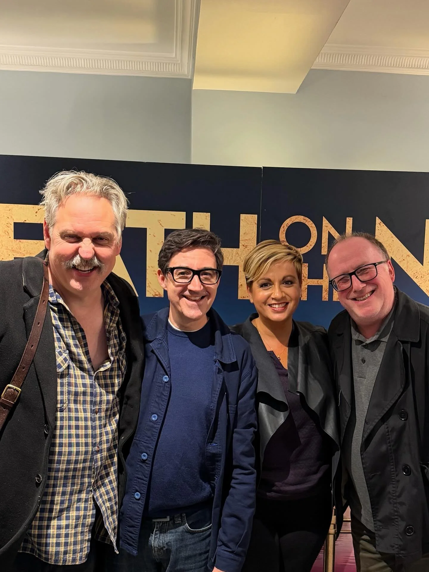 Great to see TVA&rsquo;s @davidboyleactor last night in @deathonthenileplay with the lovely company of producer, #jeffcapel 🍾. Good to see #bobbarrett too 🔎🎭💜