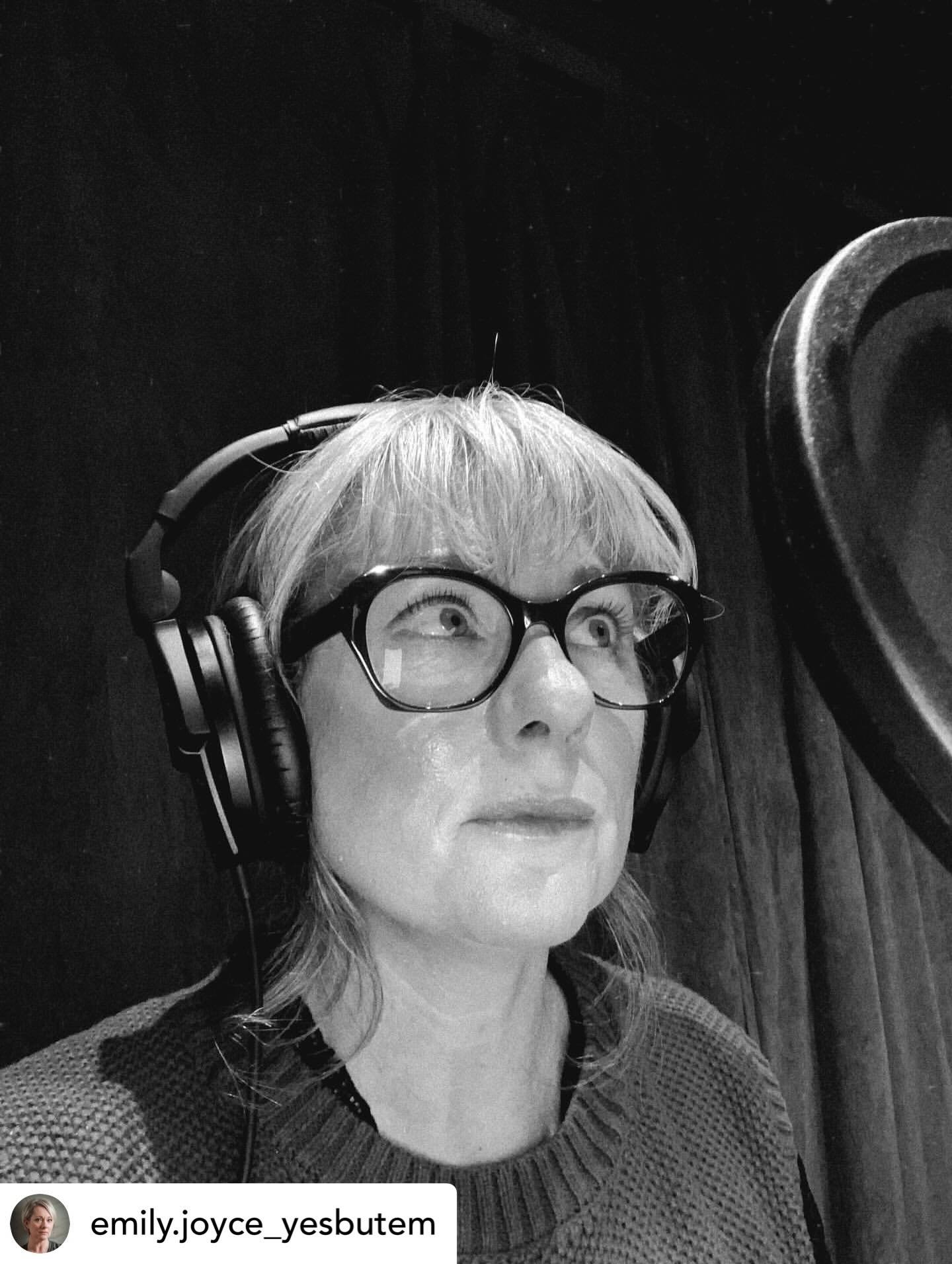 A very exciting, BIG commercial v/o, recorded on Friday by TVA&rsquo;s @emily.joyce_yesbutem for @unit_filmandtv @soundcompanyuk 🤫we&rsquo;re unable to say who it&rsquo;s for just yet, but watch this space 🎙️🎧📺💜

&bull; @emily.joyce_yesbutem NDA