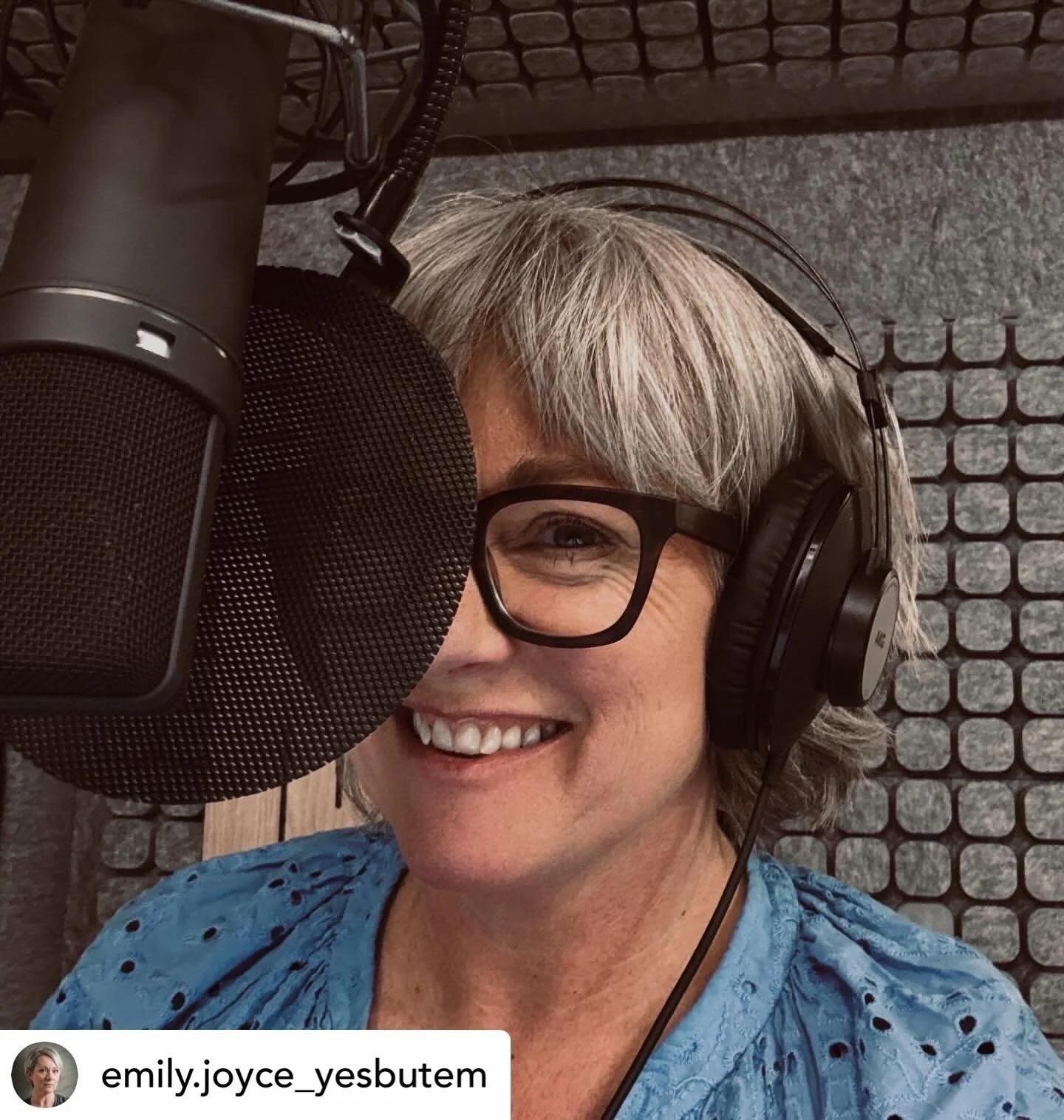 A fab week of audiobook narration for TVA&rsquo;s @emily.joyce_yesbutem @bolindaaudio 🎧🎙️📖💜

Get @reshare_app &bull; @emily.joyce_yesbutem 7 months since I left London and back for a week to record an (excellent) audiobook. So lovely to see frien