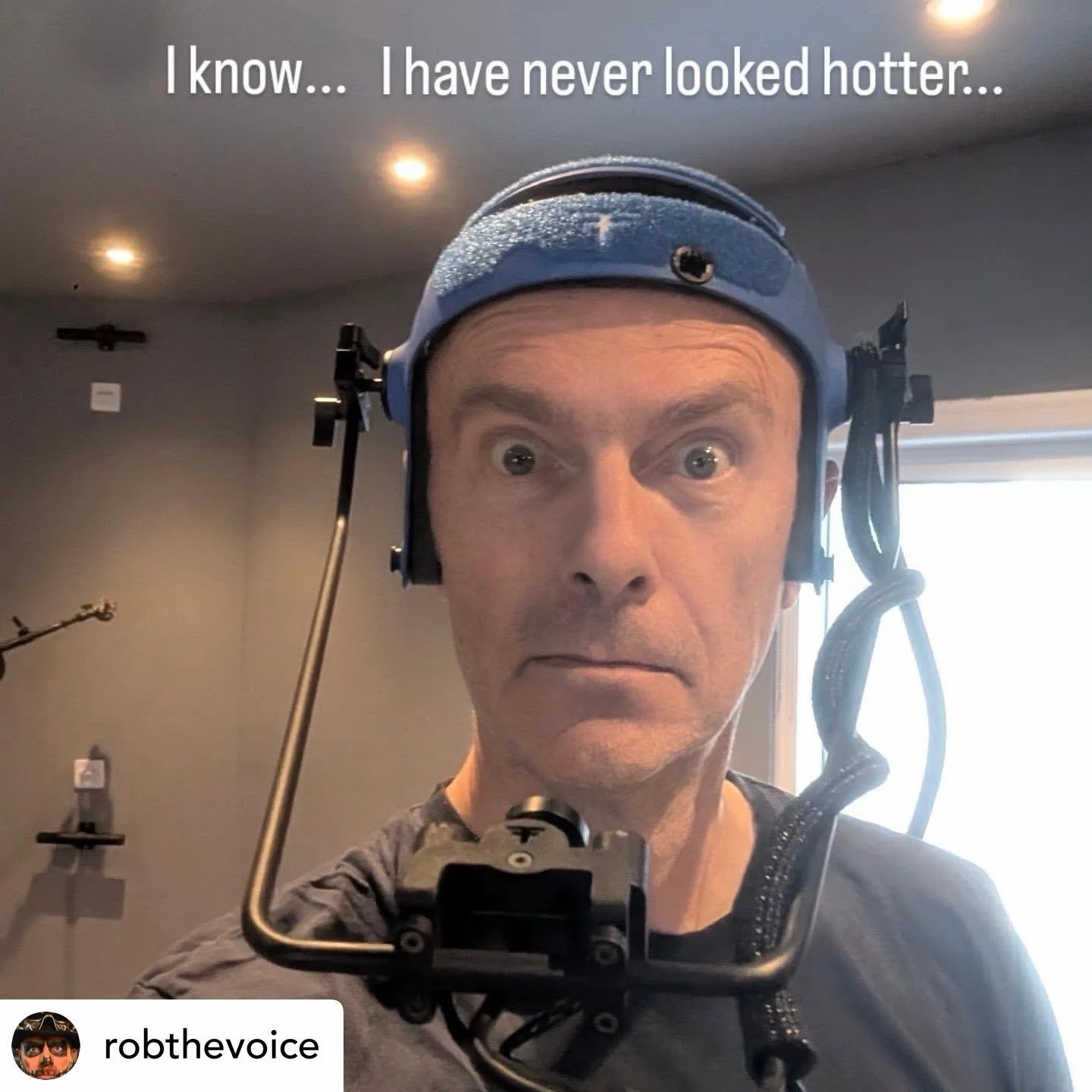 Another fab session for TVA&rsquo;s ridiculously talented @robthevoice @liquidvioletuk 🎧🎙️🎮💜

Get @reshare_app &bull; @robthevoice Some beardless facial capture for shits and giggles. There was laughter. And not only because of how I look. With t