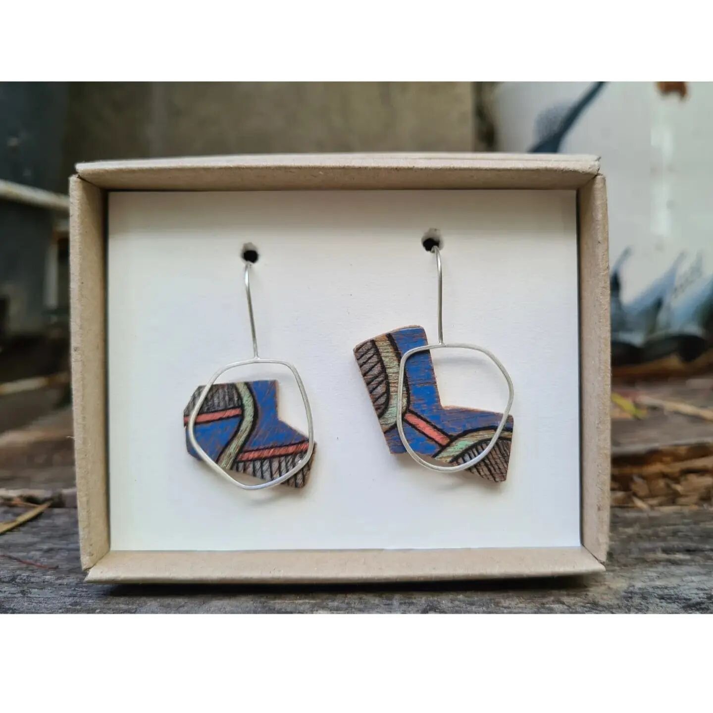 And some earrings too... these will be coming with me to @thegreatartistmarket
.
Next Saturday 16th March 8am to 3pm @felonsbarrelhall 
.
See You There!
.
.
.
#handmade #jewellery #artforsale #brisbaneartists #shoplocal #plywood #sterlingsilver