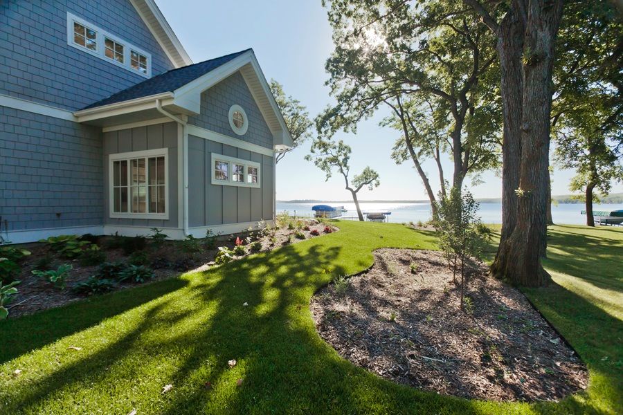 The landscaping aimed to create a natural flow to the lakefront