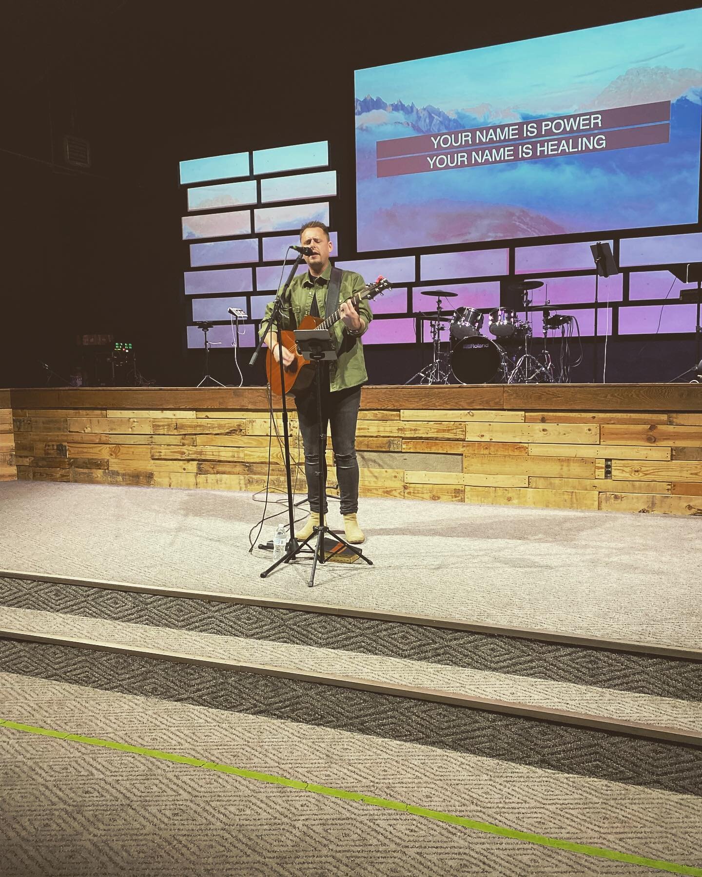 I had a great time leading worship and sharing some original songs this morning @movementoutreach in Newville, PA! Thanks for the invite! 🙌