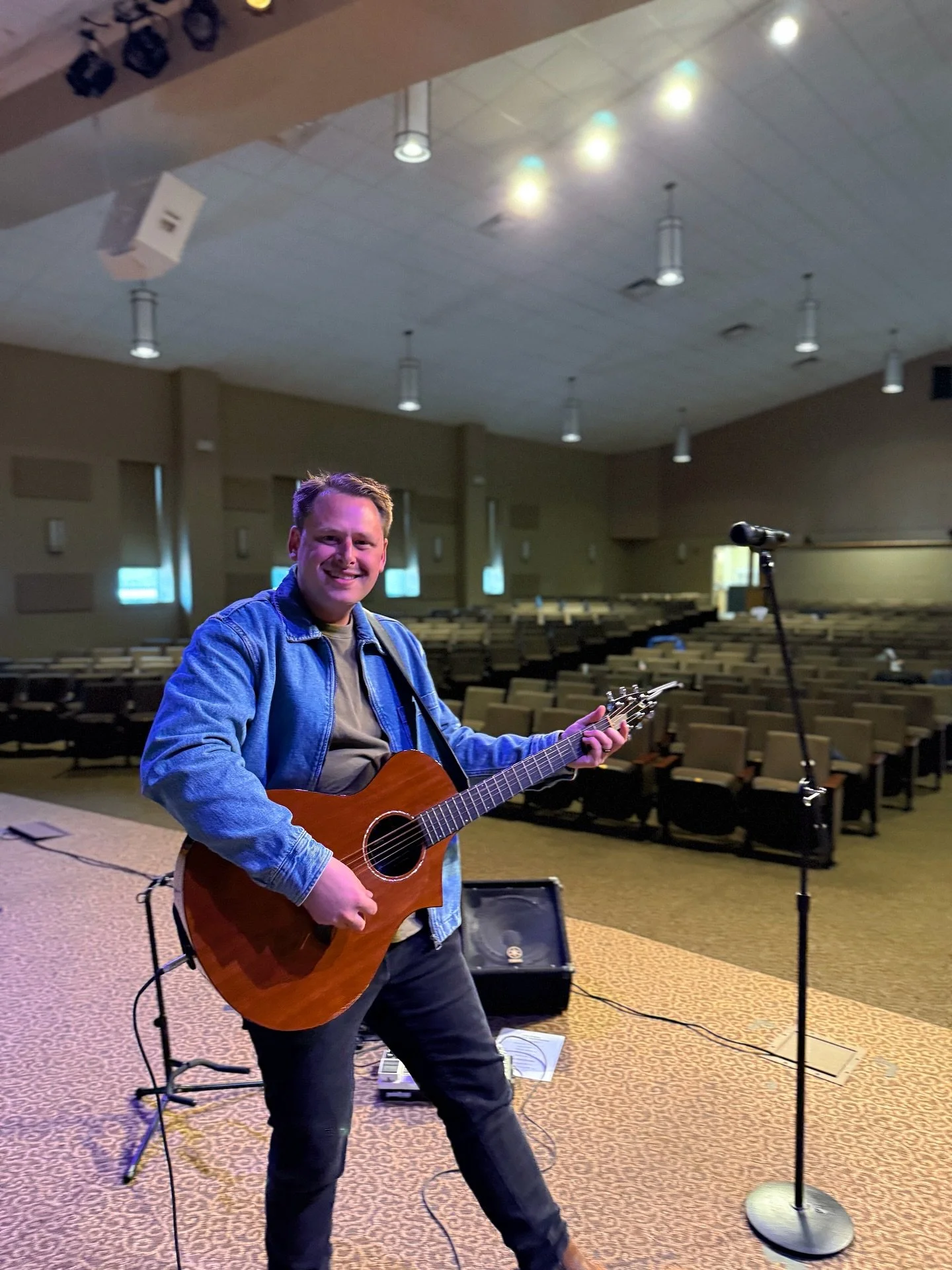 I had the privilege to lead worship for a women&rsquo;s conference at Five Forks Church today. I&rsquo;m grateful for opportunities like this to praise the Lord together. 🙌🏼

#worship #worshipleader #christianmusic #christiansongs #christianartist