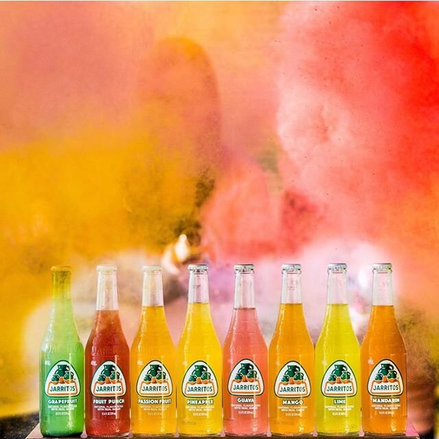 The crew 
@jarritos 🤠
.
.
.
#crewgoals #jarritos #flavors #glass #flavoredsoda #classic #diazfoods
