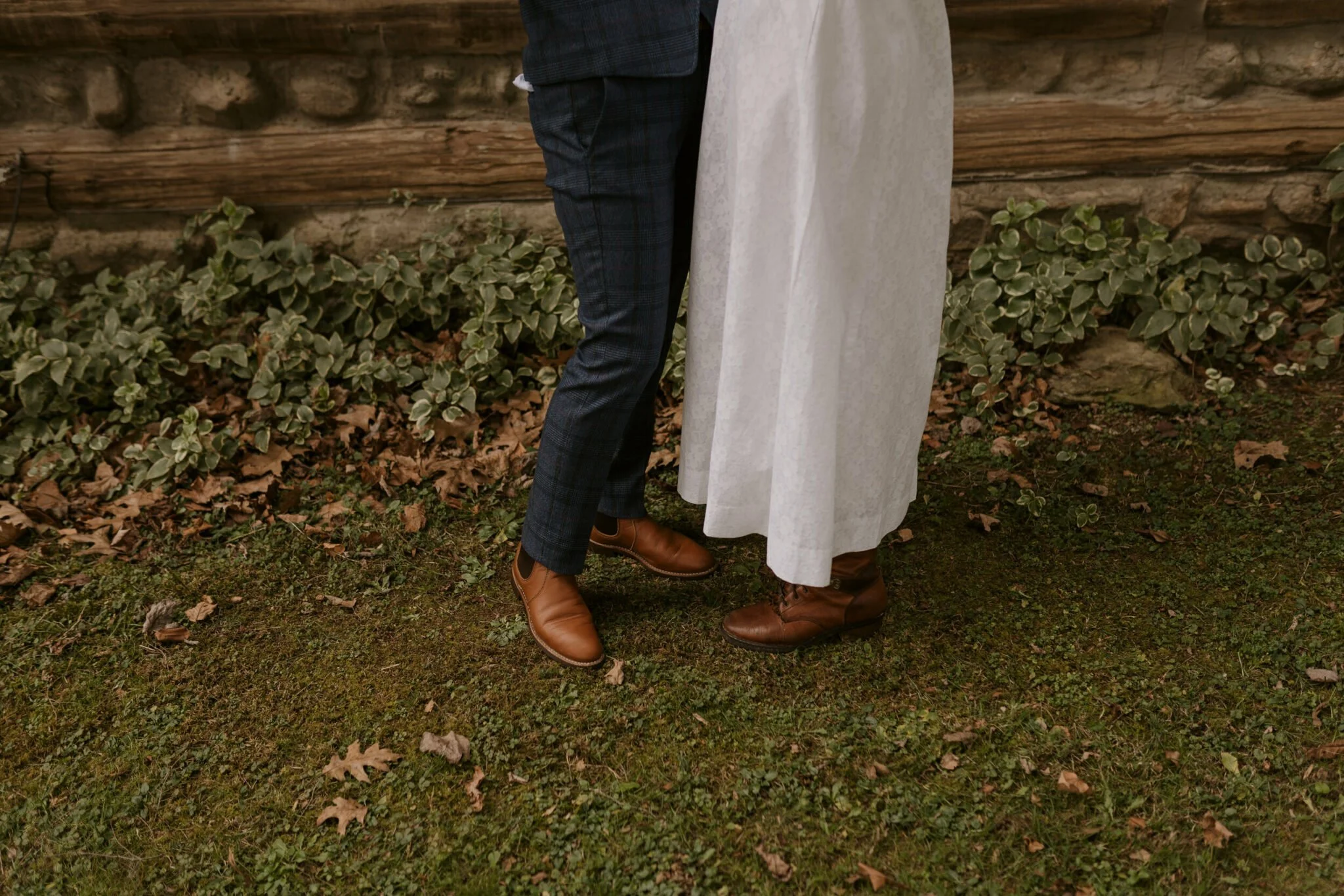 winter-elopement-outside-shoes.jpg