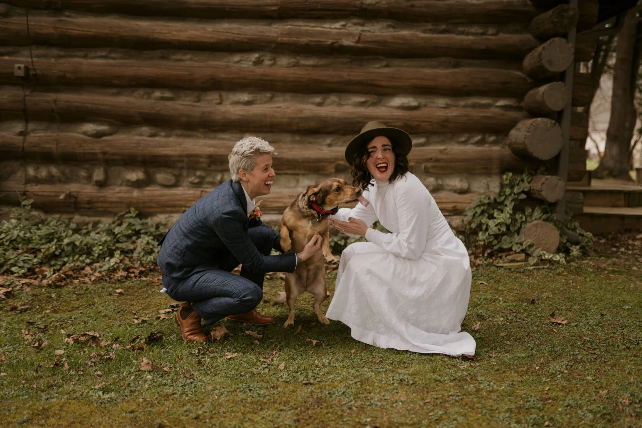 winter-elopement-pictures-with-dog.jpg