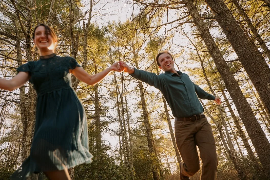A few more sweet engagement session shots. A lovely visit from a friendly Buck at sunset was a special treat 🦌