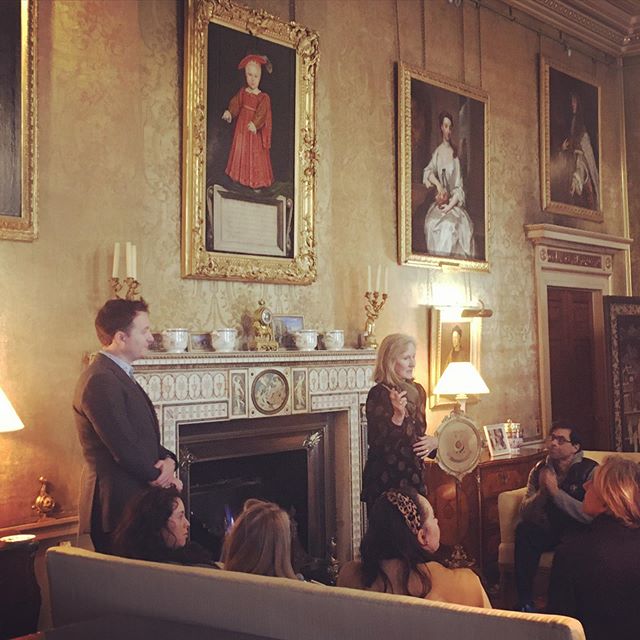 Our founders @archmusicman and #carolinepercy talking to a fantastic group from @thecultivist who came to see @syonhouse this morning. #historicdecoration #historichouses#arthistorytours #historichouselectures