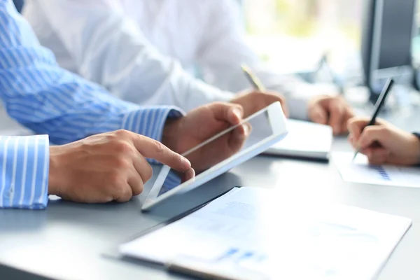 consulting-tech-it-business.jpg