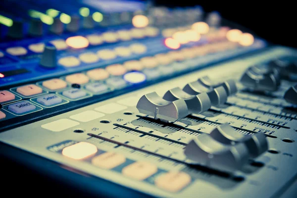 audio_equipment.jpg