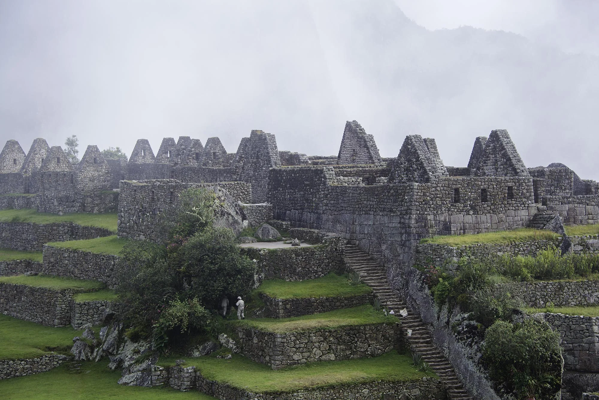 stone_buildings_at_machu_picchu_2.jpg