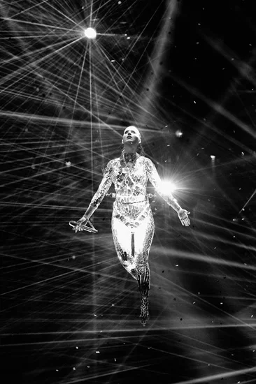 katy-perry-ema-performance-2.jpg
