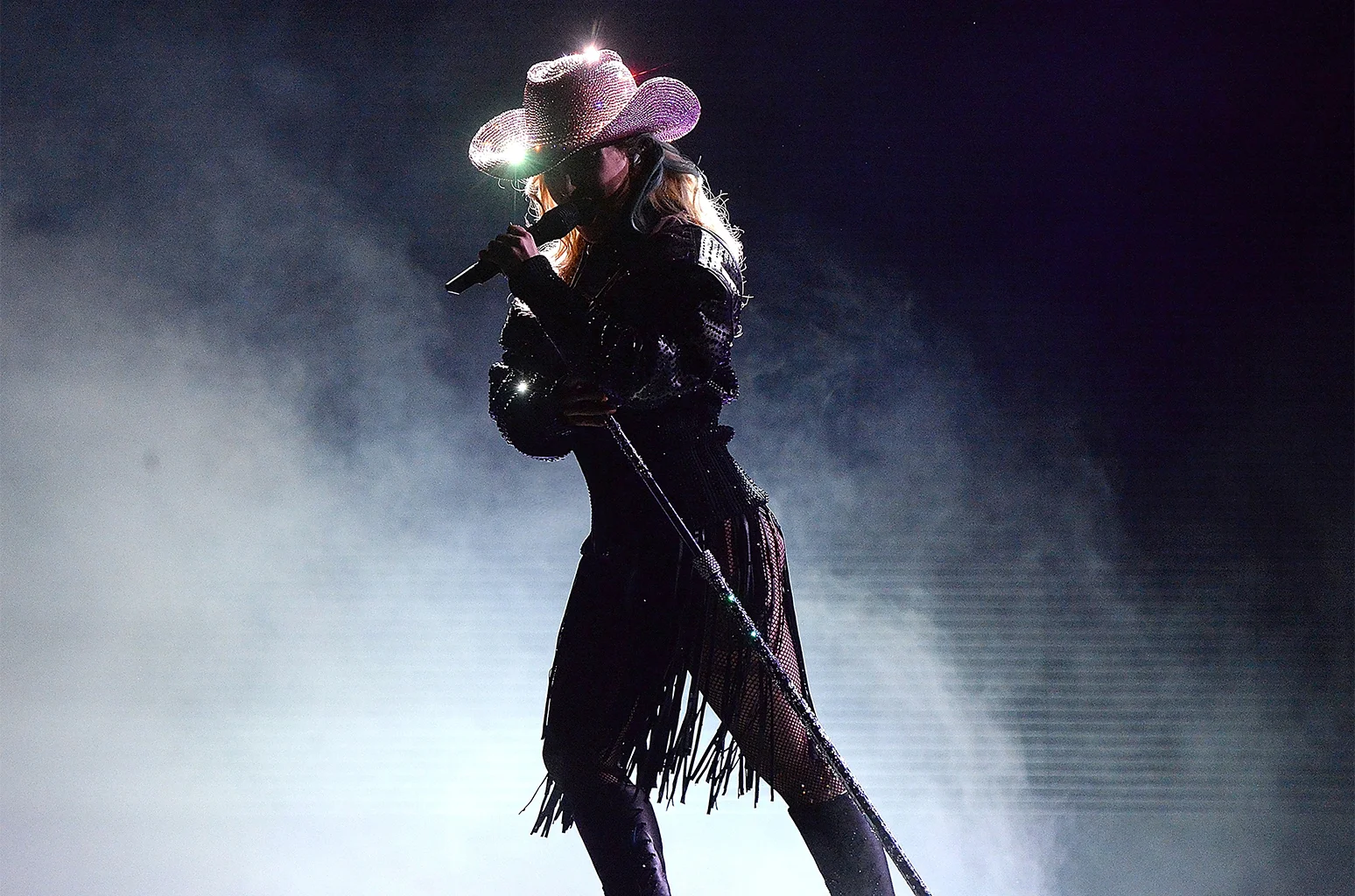 lady-gaga-0-2-Joanne-tour-hat-2017-billboard-1548.jpg