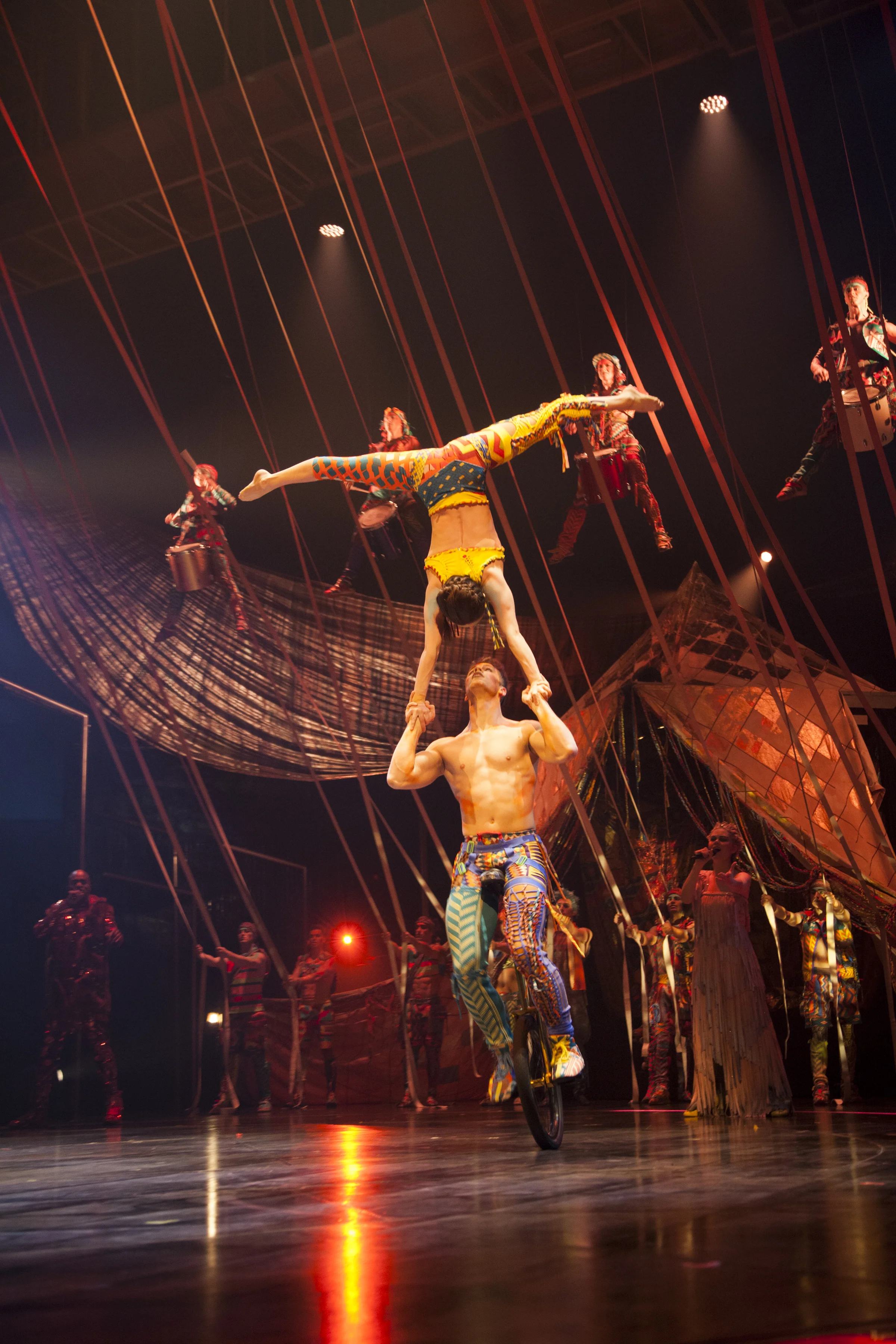 Volta-195_credits photos_Patrice_Lamoureux_costumes_Zaldy.jpg