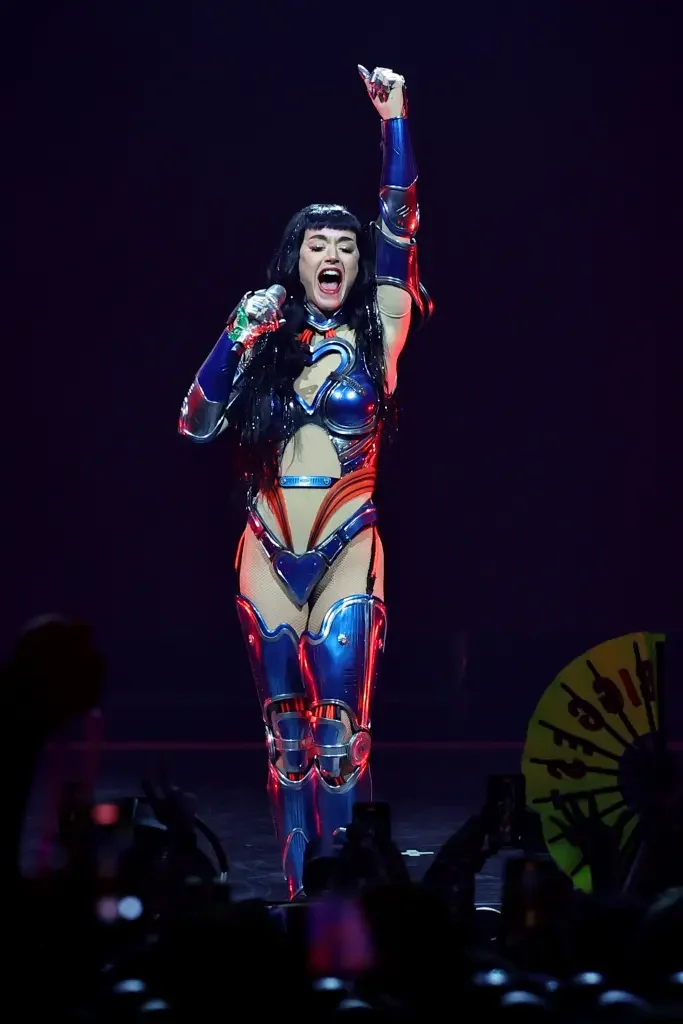 zaldy-katy-perry-the-lifetimes-tour-level-1-5.WEBP
