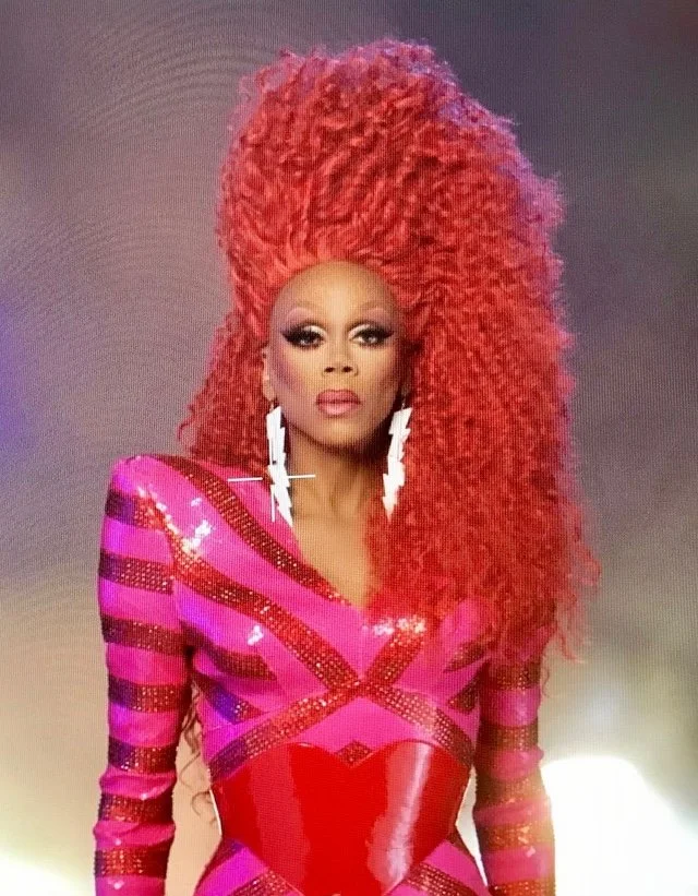 rupaul-with-lightning-bolt-earrings.JPG