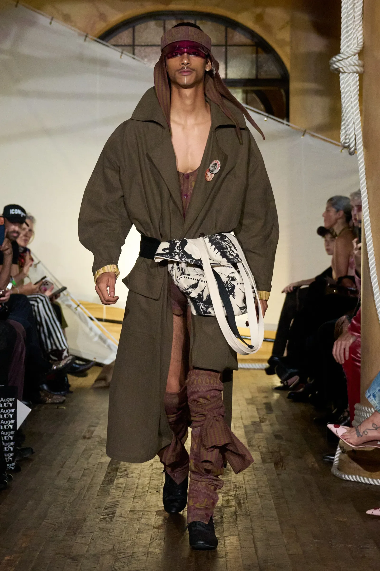 zaldy-spring-2027-ready-to-wear-00014-credit-vogue.webp