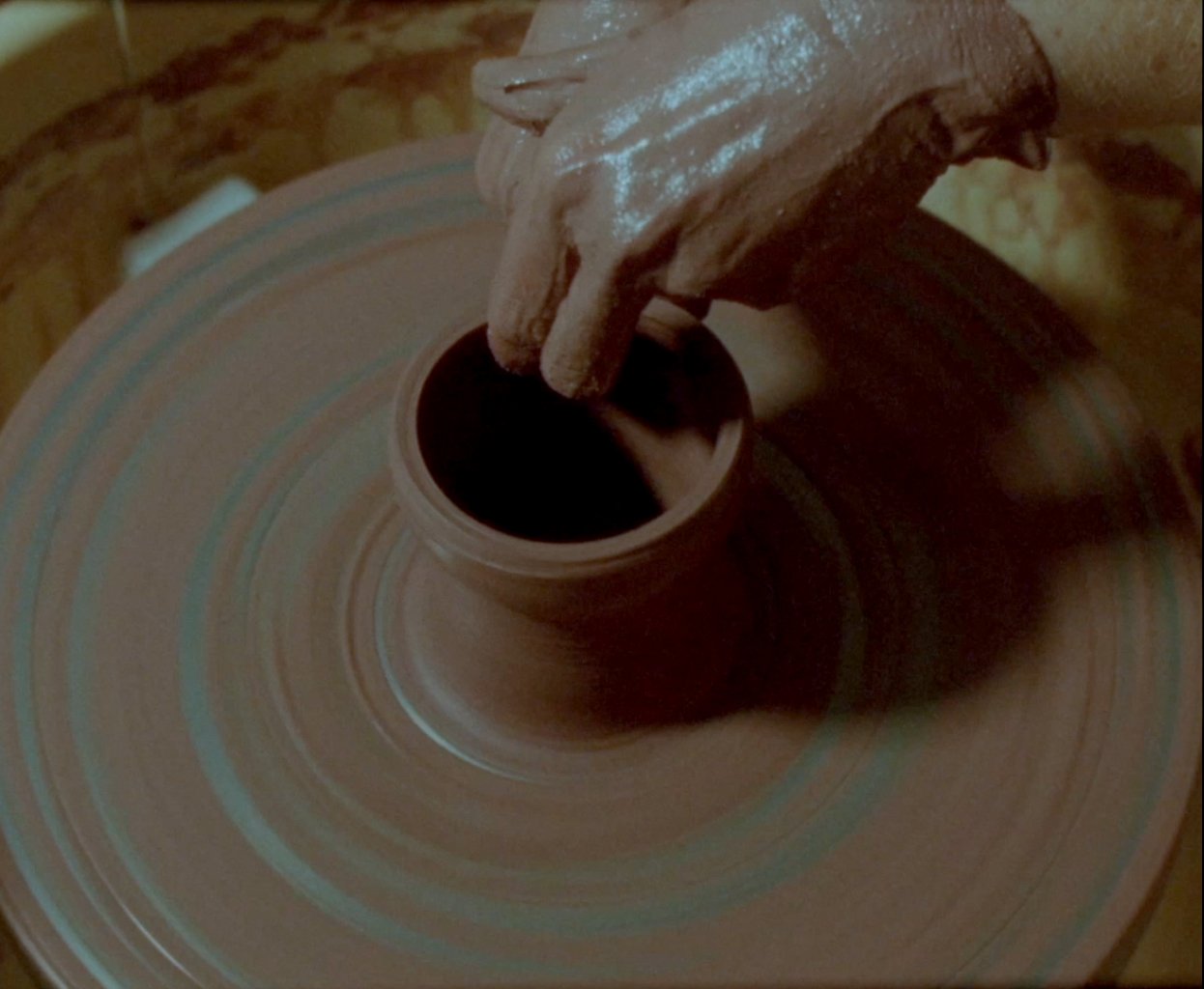 EX-Now 4_02_cada gesto_Still 3.jpg
