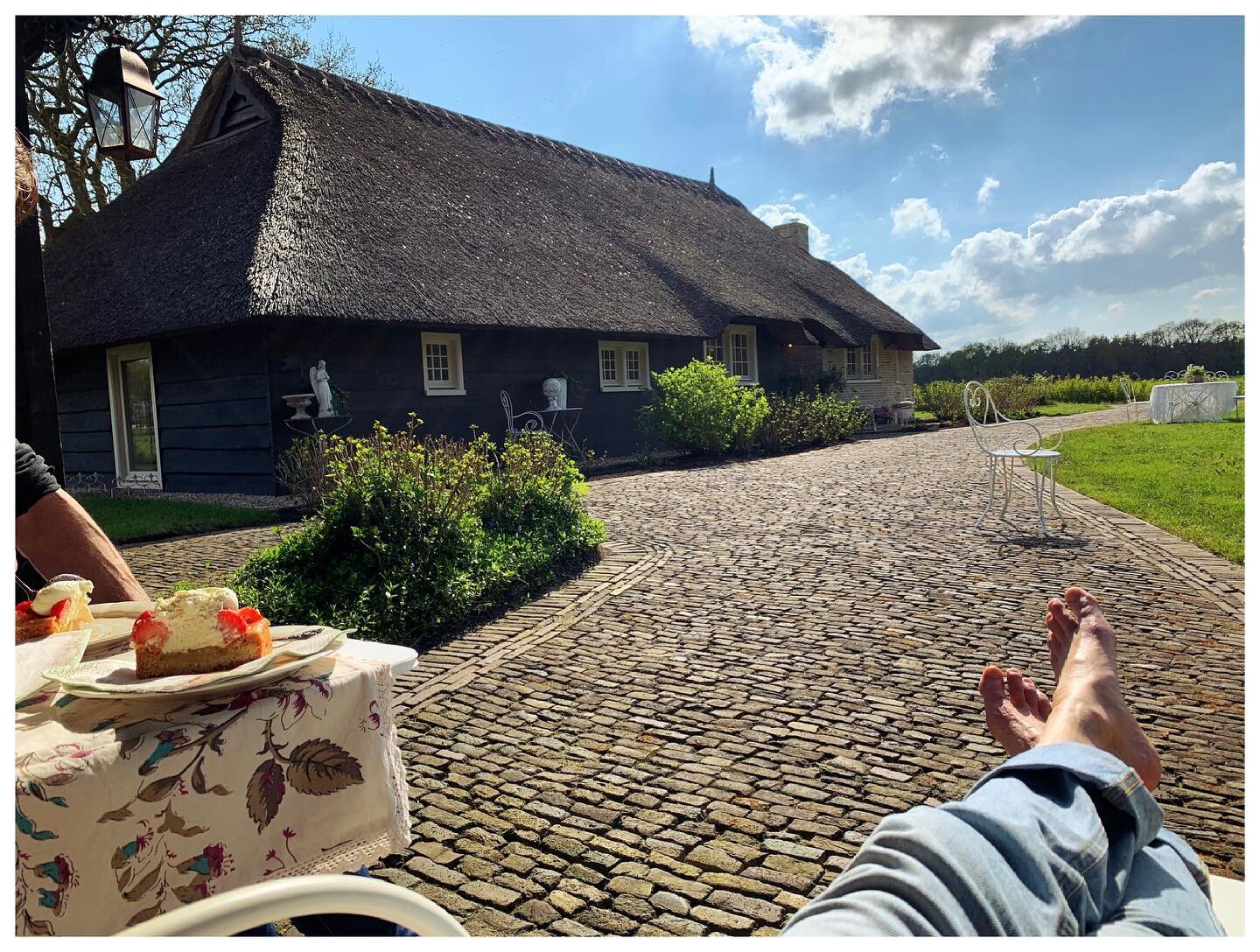 If you need a short break....Koep on tour @ Drenthe  #effebijkomen #mazzelmethetweer #uitineigenland #Vledder #drentheitis #landgoedvledderhof #boerderijtjevoorjezelf #weguitdestad #holland #rust #groenerwordthetniet #landgoed #buitenleven #wandelen 