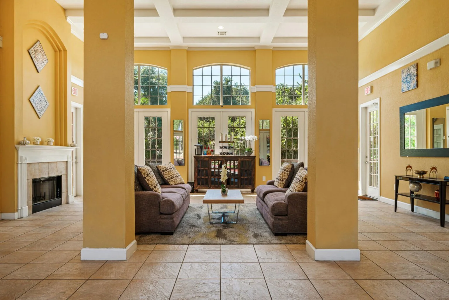 5901-E-Stassney-Lane-16-1-1536x1025.jpg