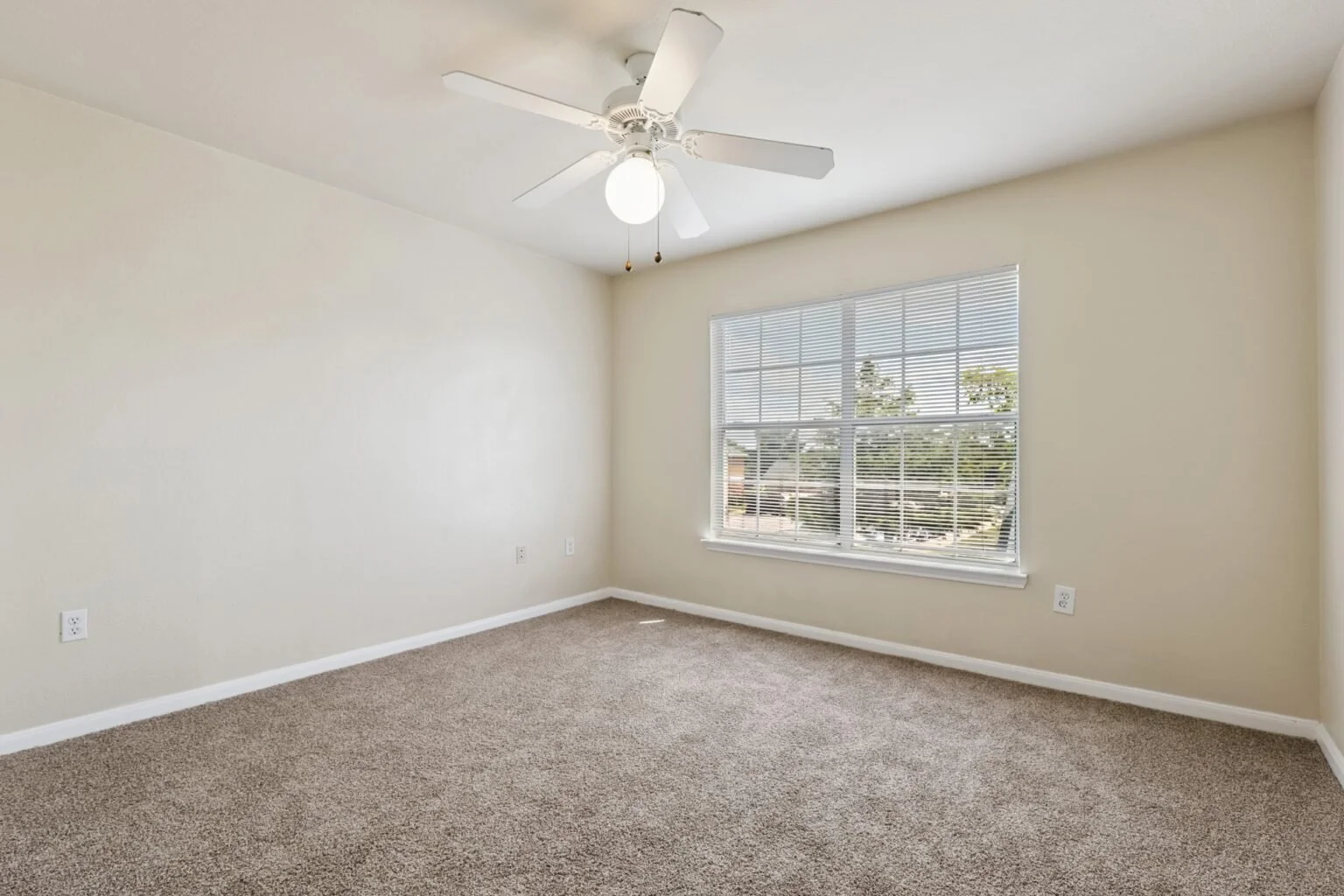 georgetown-place-gallery-23-2x2-interior-bedroom-2-1536x1024.jpg