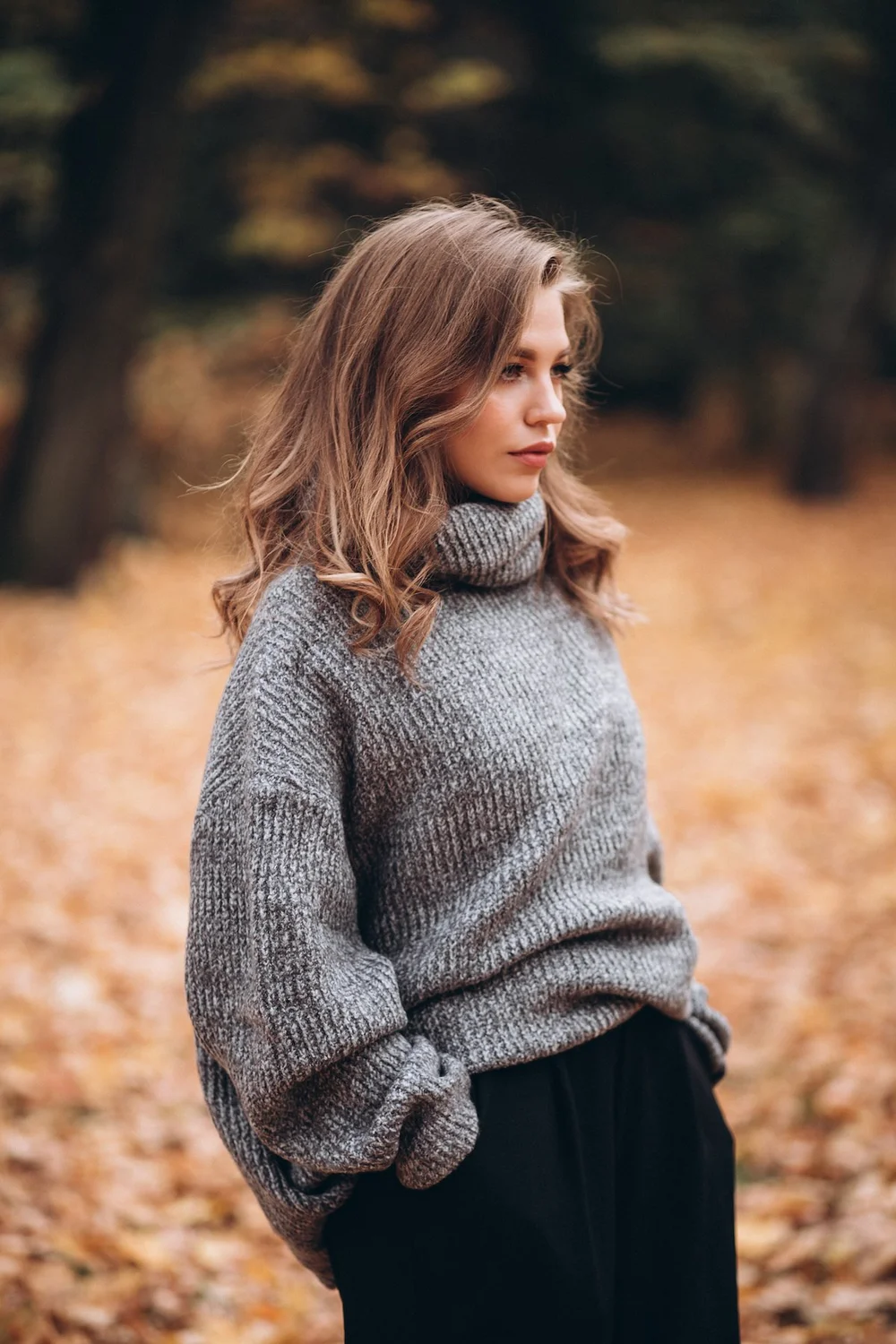 Cable-knit tunic with faux leather leggings