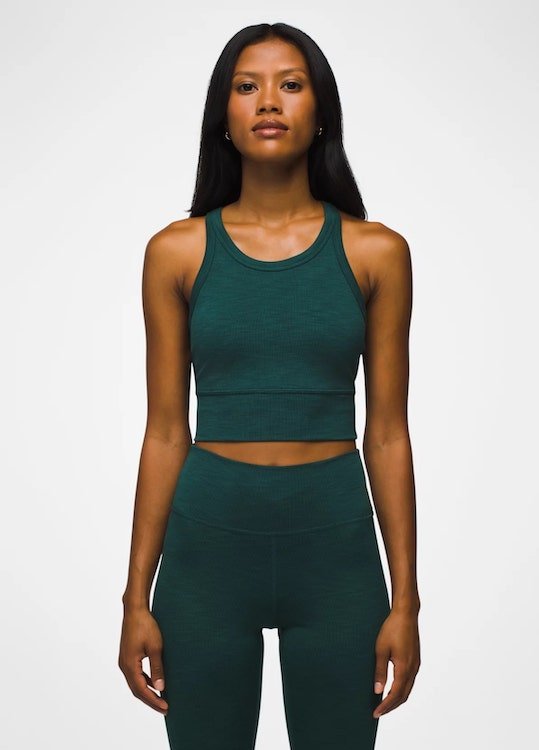 15 Best Sustainable Activewear Brands - Paulina on the road
