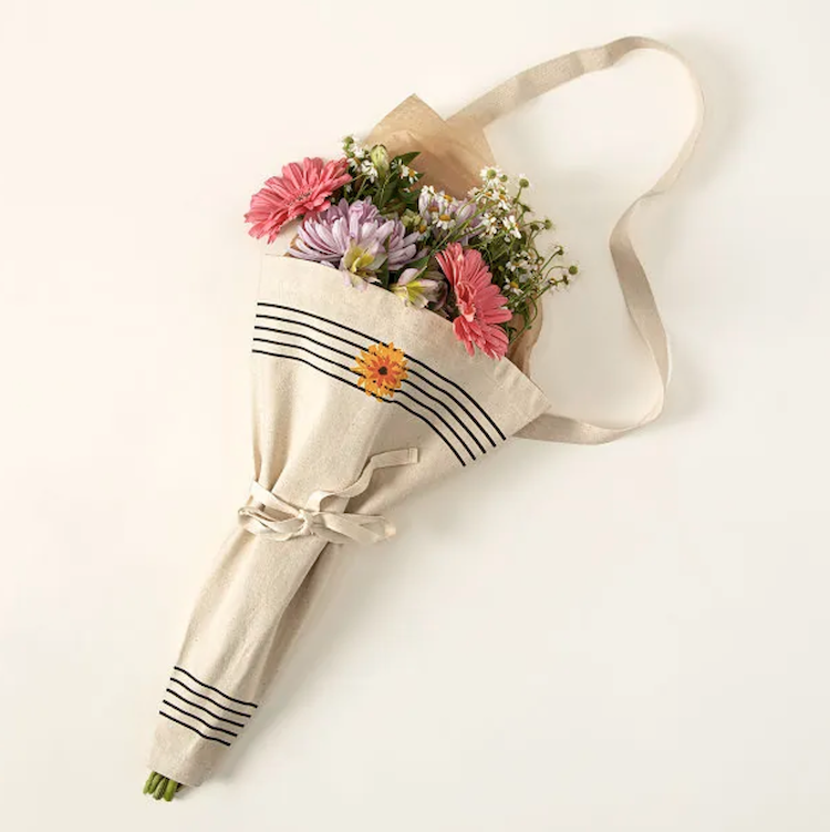 Best Gifts For Gardeners - Fresh Cut Flowers Tote